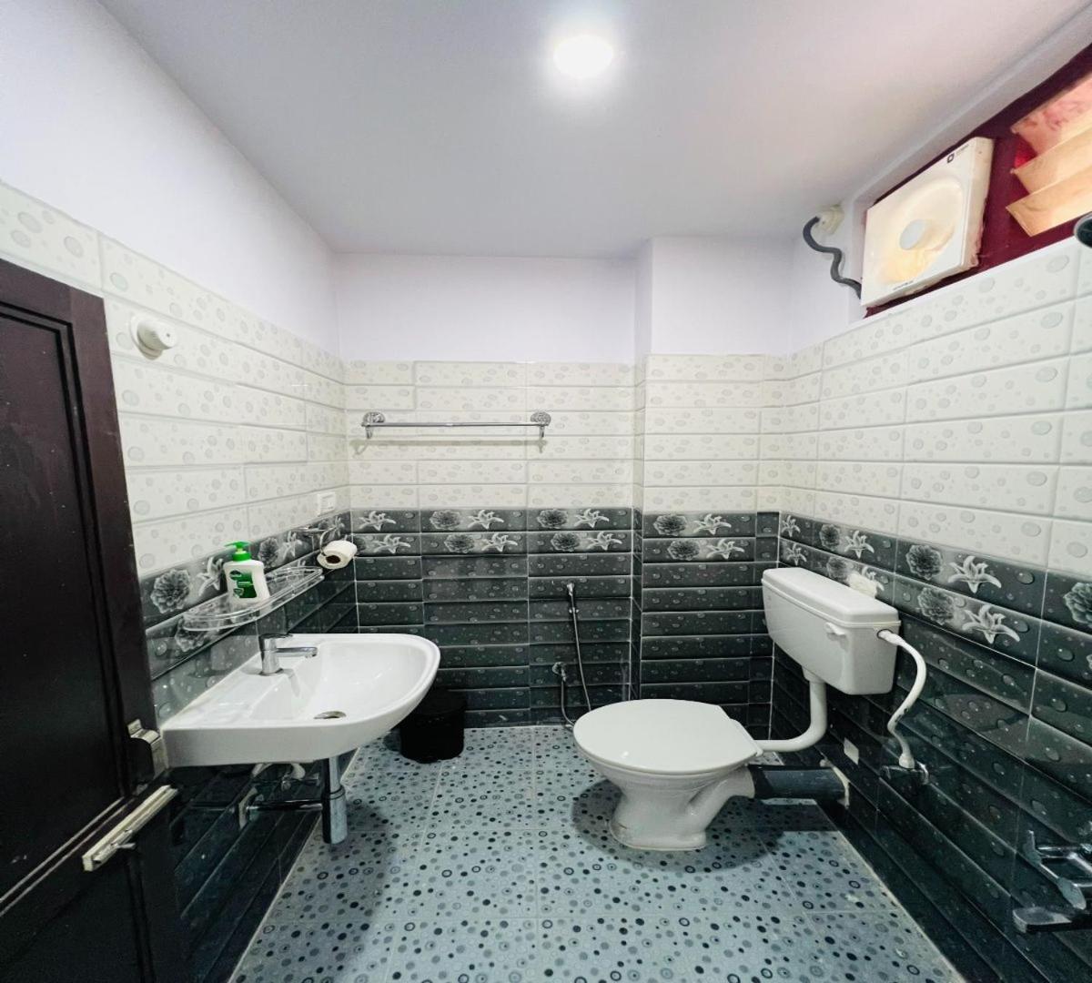 Sea Shore Residency Порт Блеър Екстериор снимка