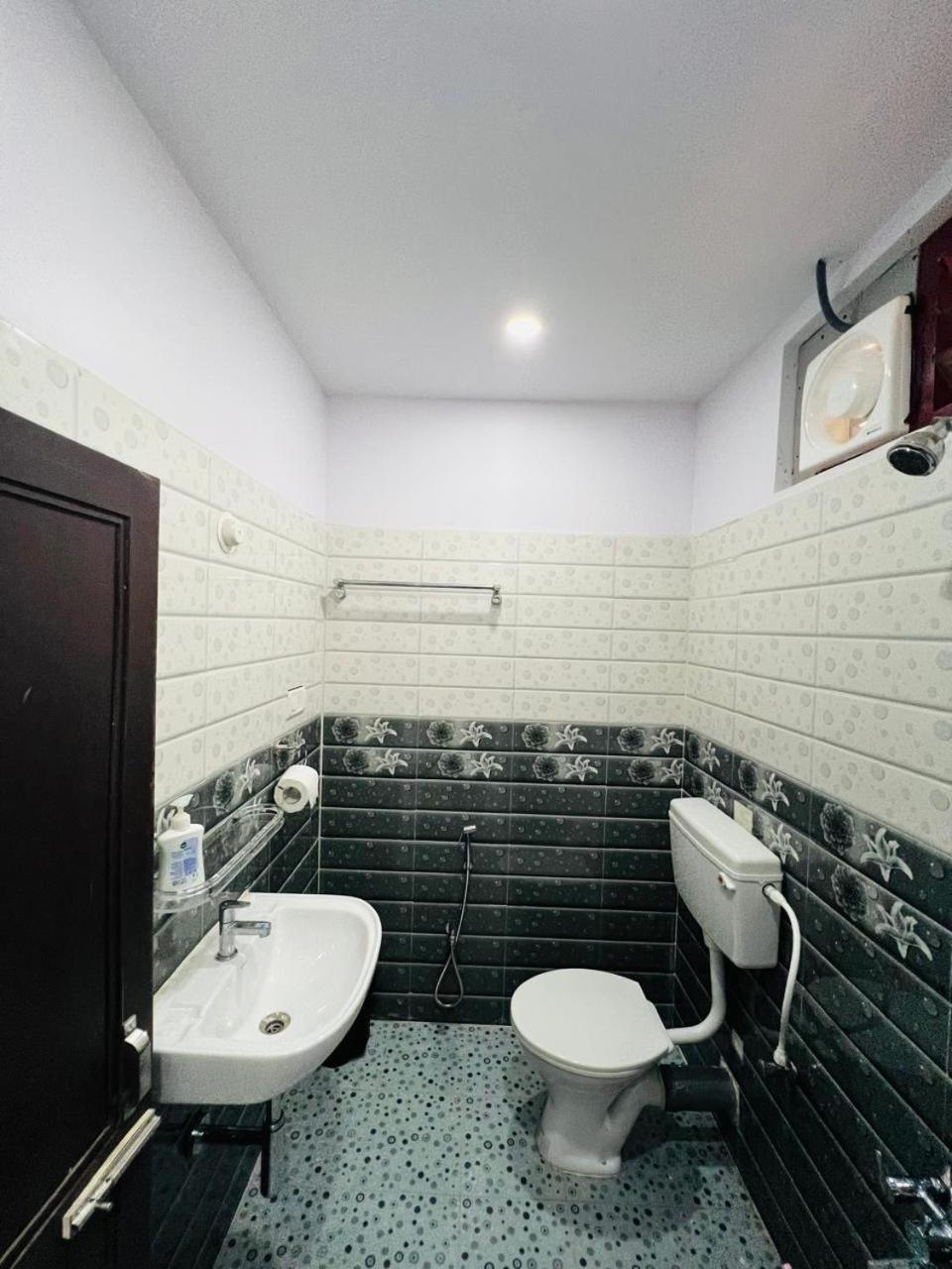 Sea Shore Residency Порт Блеър Екстериор снимка